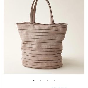 Like new Sundance. Crosstown bag.